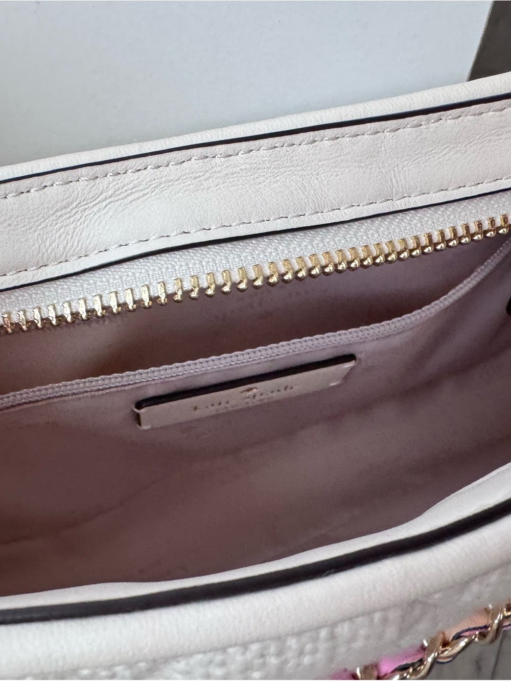 Kate Spade Cream Shoulder / Crossbody Bag with Pink & Peach Chain - Picture 6 of 8